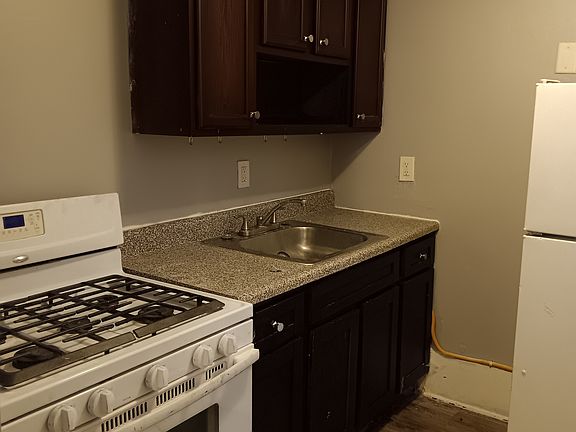 2nd image of 101 E Seymour St