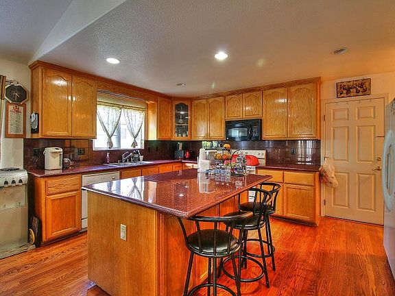 5th image of 335 N 20th St