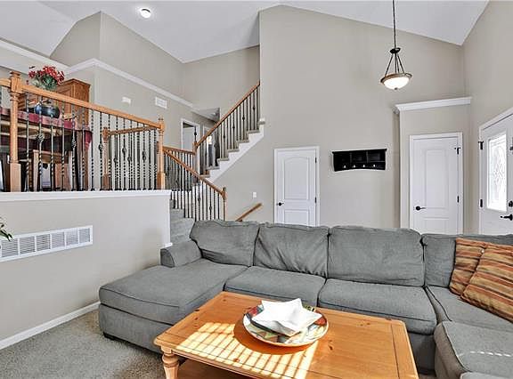 4th image of 1607 S 104th Ter