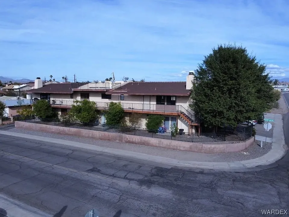 2578 Country Club Dr #1