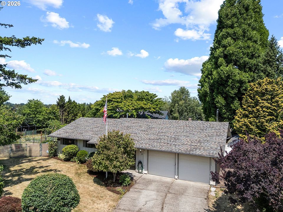 1st image of 505 NE Dexter Ct