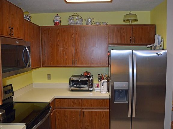 4th image of 7128 Village Dr #7128