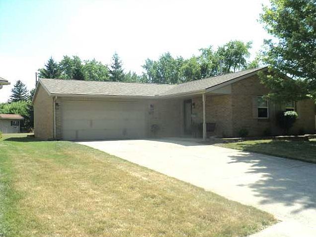 1st image of 107 Pinewood Ct