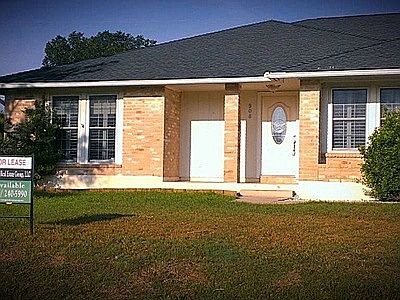 1st image of 908 River Oaks Dr