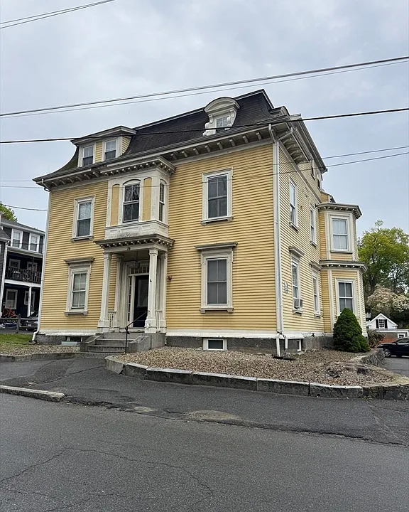 78 Pleasant St #8