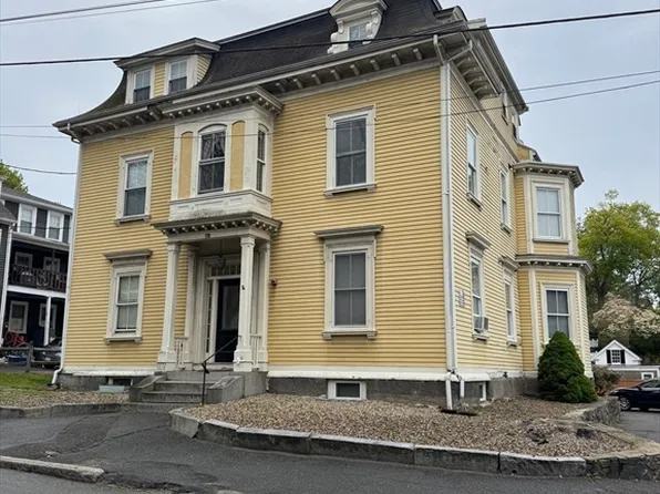 78 Pleasant St APT 9, Marblehead, MA 01945