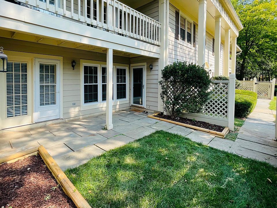 Entrance through private yard/patio