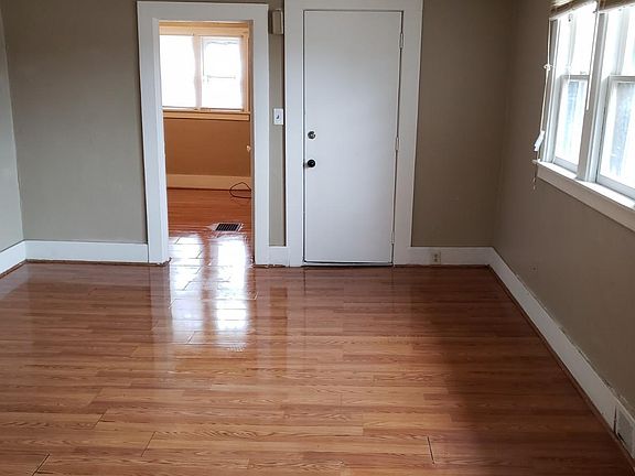 5th image of 2120 Sanford St