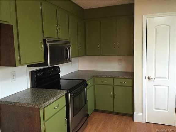 5th image of 2031 Marglyn Dr
