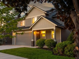 444 NW 29th St, Redmond, OR 97756