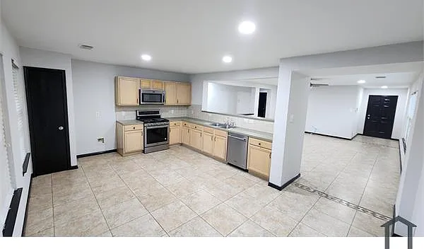 3914 Brighton Springs Ln — Photo 13