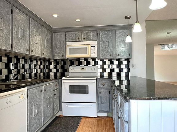 2nd image of 993 Springdale Circle #993