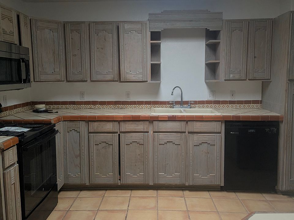 1st image of 2209 Milton Ct NW