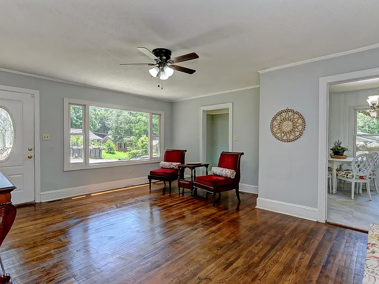 4329 Dinglewood Ave — Photo 17