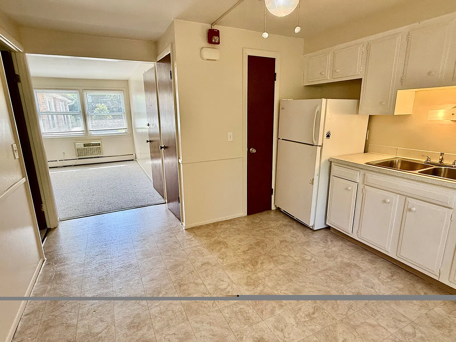 1 bed, 750 sqft, $1,350 — Photo 3