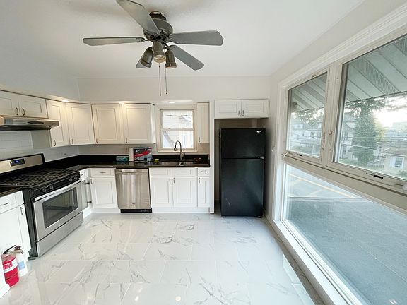 5th image of 240 Grand Ave Floor 2