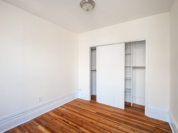 4th image of 209 W 13th St #31