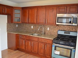 15 Sunnyside Ave #1, Brooklyn, NY