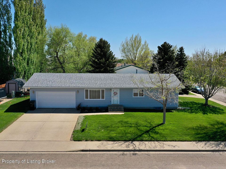 1st image of 326 7th St SE