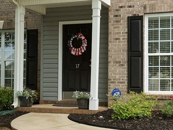 3rd image of 17 Montreat Ln