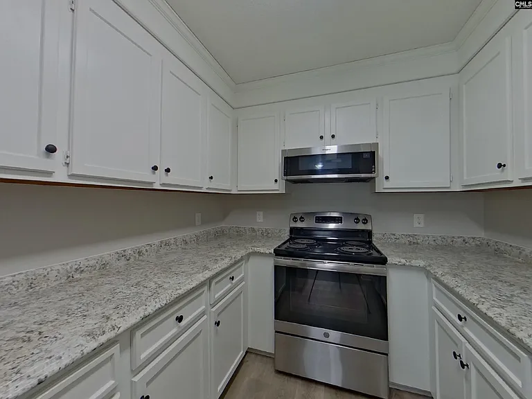 337 Montclaire Ln — Photo 6