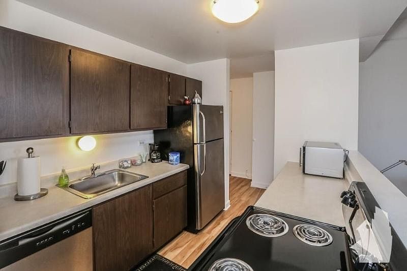 1st image of 2150 N Lincoln Ave #1405
