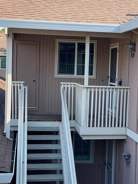 1878 Shirley Drive, Benicia. Upstairs Condo