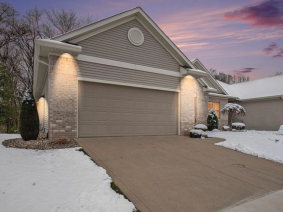3rd image of 231 River Park Dr