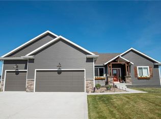 112 Lake Shore Dr, Dallas Center, IA 50063