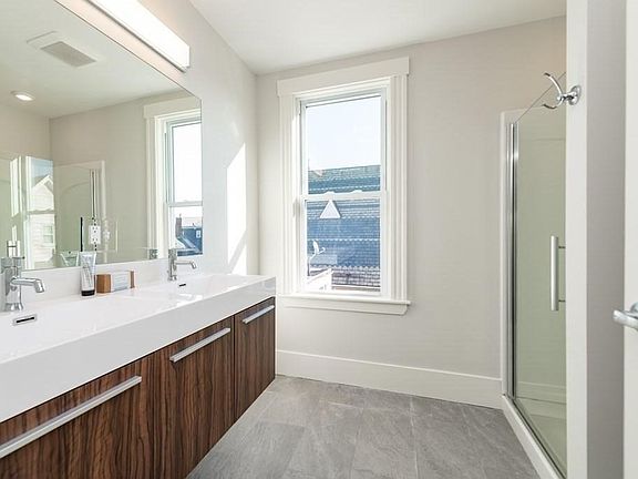 4th image of 71 Adams St #3A