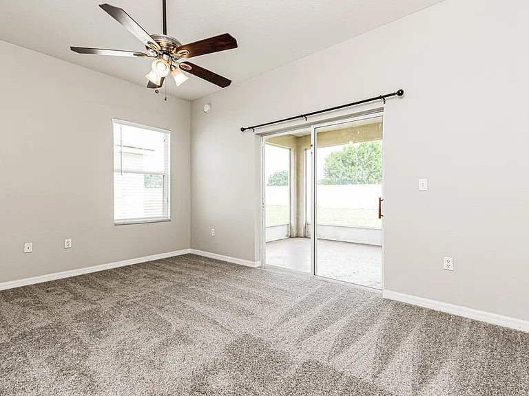 292 Cloverdale Rd — Photo 10