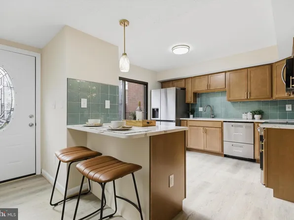 7420 Park Heights Ave, Baltimore, MD 21208