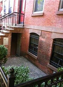 3rd image of 56 W 128th St