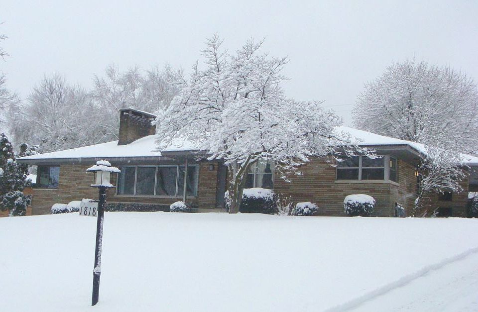 1st image of 1818 Lake Michigan Dr NW