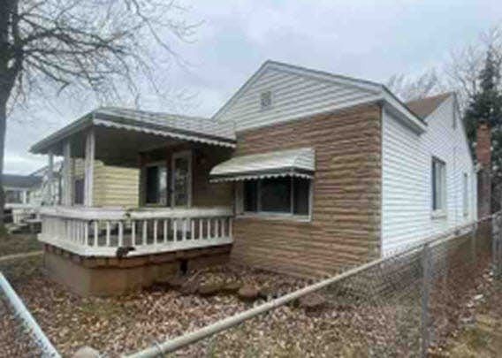 2nd image of 2540 Superior St