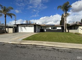 924 Dwina Ave, Bakersfield, CA 93308