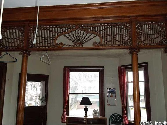 5th image of 536 Court St