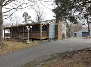 9227 Hickory Rd, South Chesterfield, VA 23803