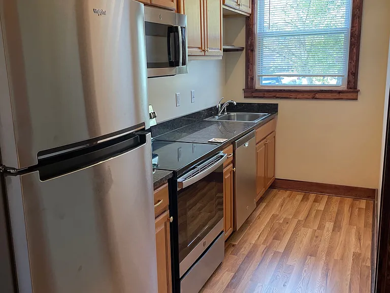 118 S East St #10 — Photo 1