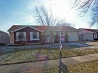 415 Ridge Cir, Streamwood, IL 60107