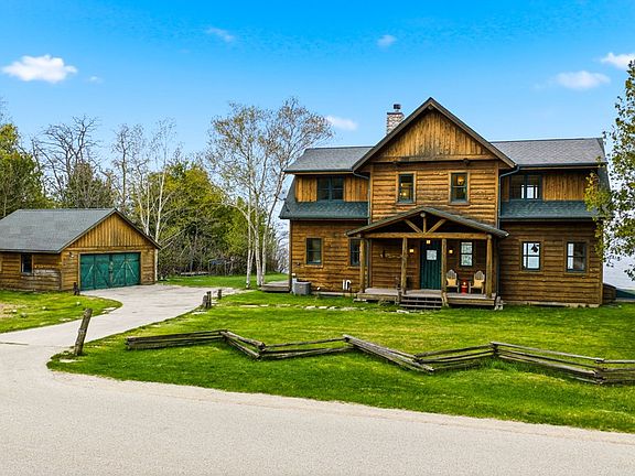 3rd image of 932 Cottage Rd