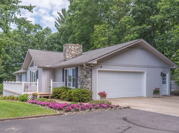 30 Morning Glory Ln, Weaverville, NC 28787