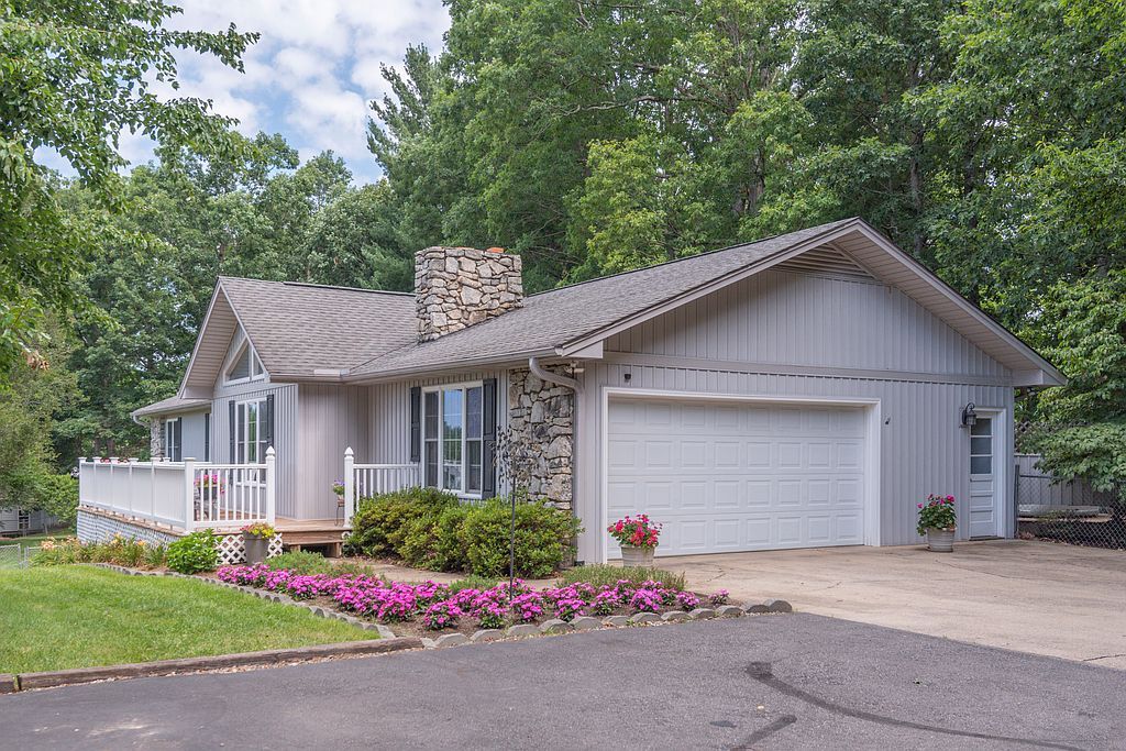 30 Morning Glory Ln - Property Image
