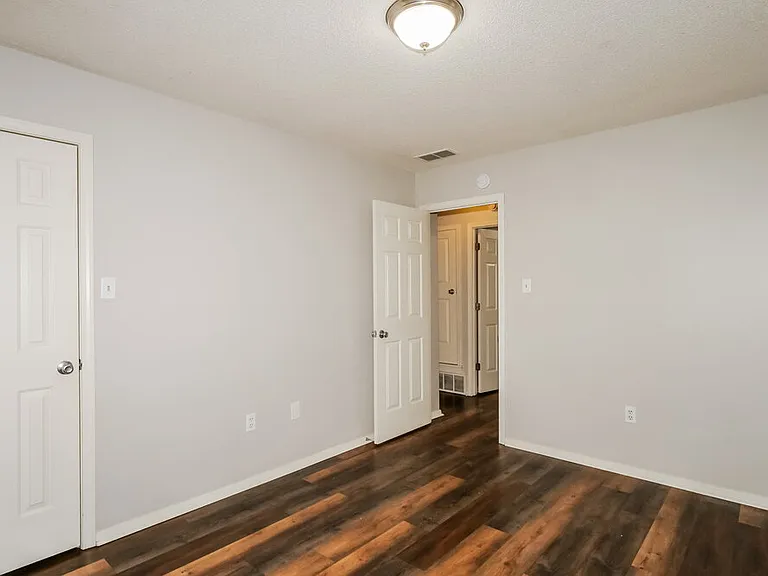 10326 Curtis Dr — Photo 13