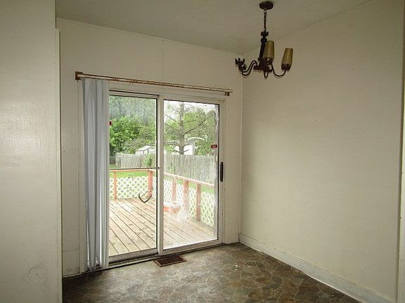 5th image of 1513 E Fairchild St
