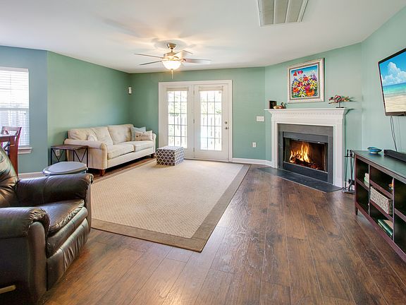 4th image of 207 Garden Grove Dr