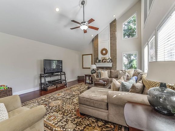 5th image of 37 Lebrun Ct