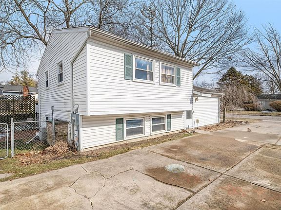 2nd image of 5924 Big Pine Dr
