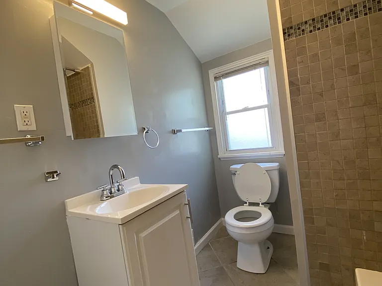151 Eastmoreland Dr — Photo 21