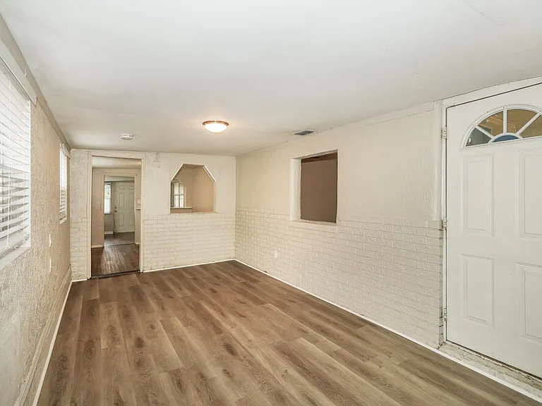 1809 E Sitka St — Photo 8